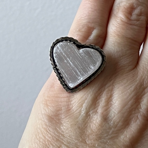 SELENITE GEMSTONE RING STAMPED 925 SILVER PLATED SIZE 6 - Picture 6 of 9